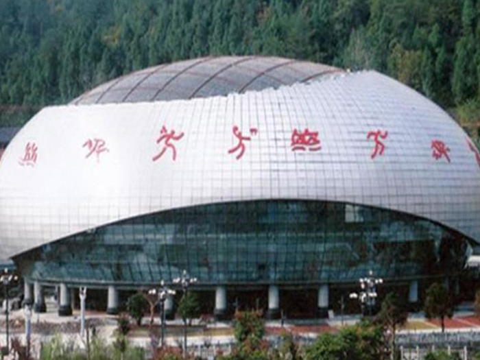 黄浦体育中心球形网架加工安装